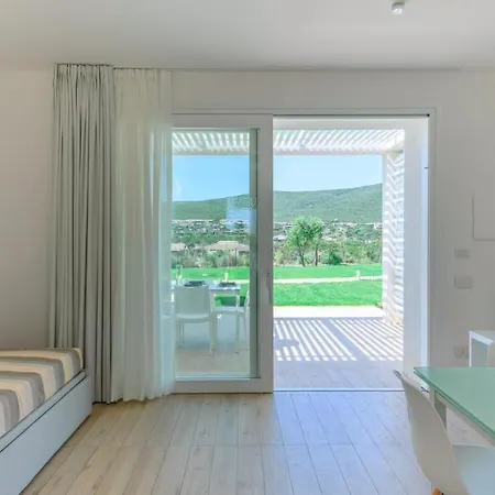 Stunning Capo Falcone Charming No9730 *